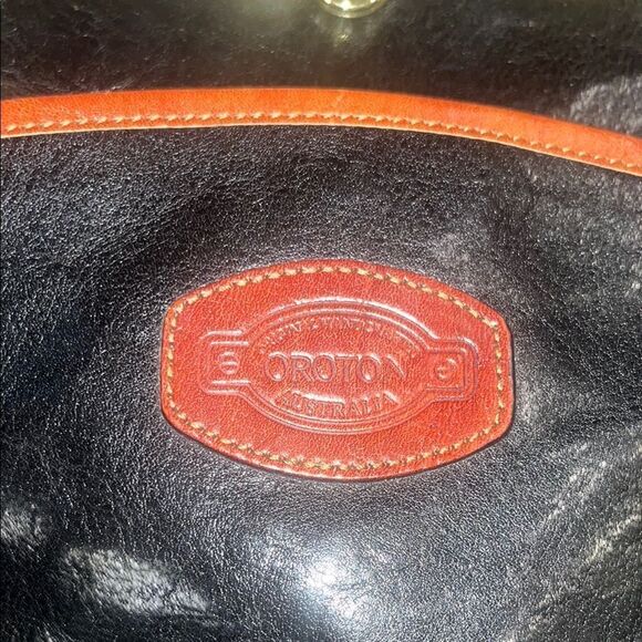 Vintage Oroton Black and Brown leather structured Shoulder Bag w/Gold Hardware - Picture 9 of 10